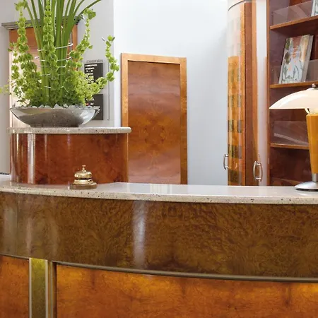Victor's Residenz-hotel 4*